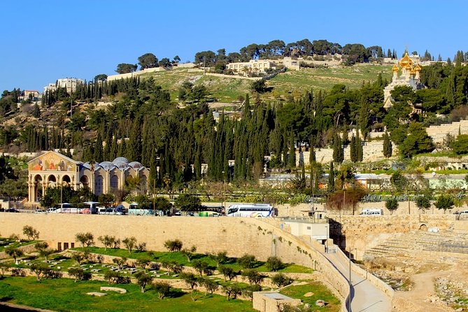 2-Day Best of Israel Tour: Old Jerusalem, Bethlehem, Masada and the Dead Sea - Via Dolorosa and the Church of the Holy Sepulchre: expect lines and close quarters