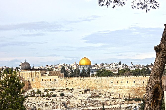 Day Tour of Jerusalem and Bethlehem from Jerusalem - St Catherine of Alexandria: quiet, song, and a cave connection