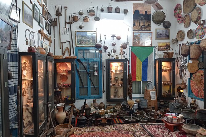 Druzeland - Cultural Private Tour on Mt. Carmel - Stop 1 in Isfiya: olive press, ancient finds, and cemetery reflection