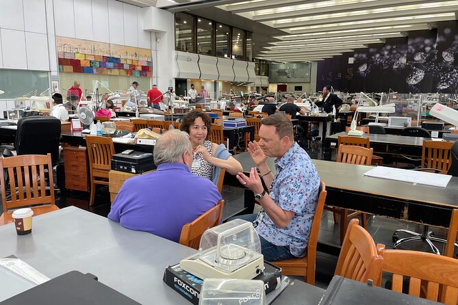 Exclusive Private Tour in The Israel Diamond Exchange - The gemological lesson and the 4 Cs: how to shop with less guesswork