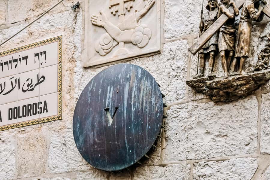 From Tel Aviv: Jerusalem and Bethlehem Guided Day Trip - Lunch in the Christian Quarter: plan for paying yourself