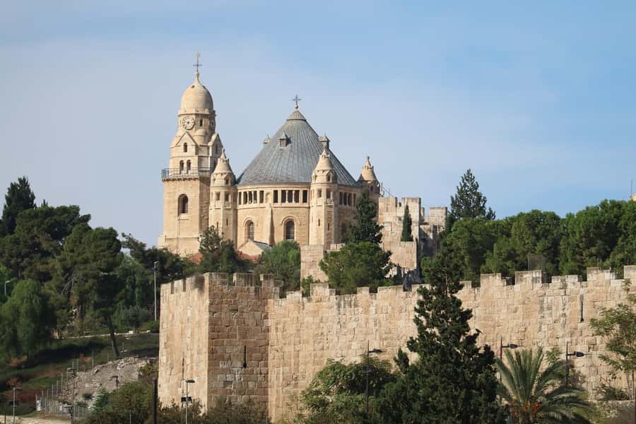 From Tel Aviv: Old Jerusalem Half-Day Tour - Old City markets to wrap: souvenirs and snack reality