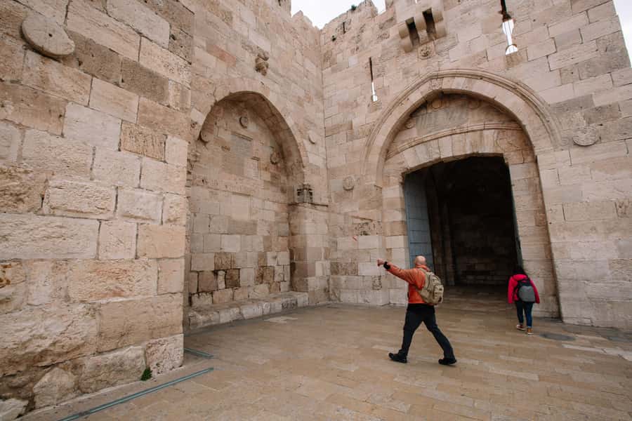Jerusalem: Half-Day Tour from Tel Aviv - Via Dolorosa and the Church of the Holy Sepulcher: what to expect