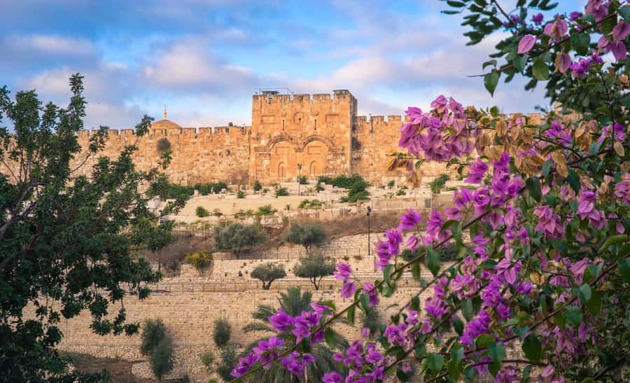 Jerusalem: Old City Morning Tour - Modest dress and shoes: the rules that actually affect your comfort