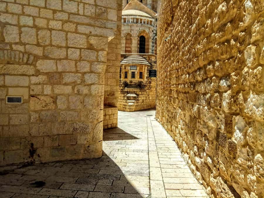Jerusalem: Old City Private Walking Tour of Religious Sites - Via Dolorosa to the Western Wall, What Remains of Ancient Jerusalem