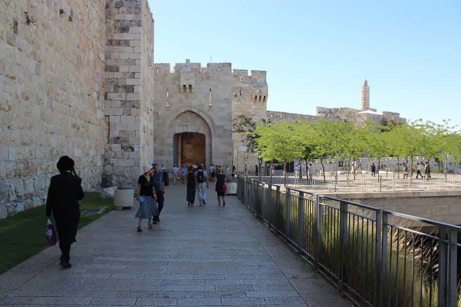 Jerusalem: Old City Shabbat Experience and Walking Tour - Before Shabbat, Jerusalem feels like it is holding its breath