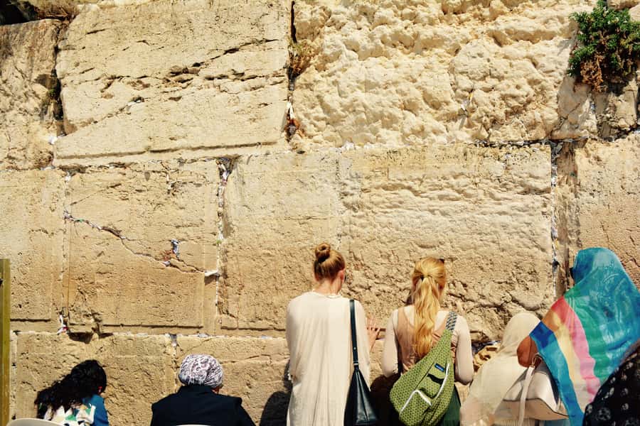 Jerusalem: Old City Shabbat Experience and Walking Tour - Hurva Synagogue: why a rebuilt synagogue is more than a pretty facade