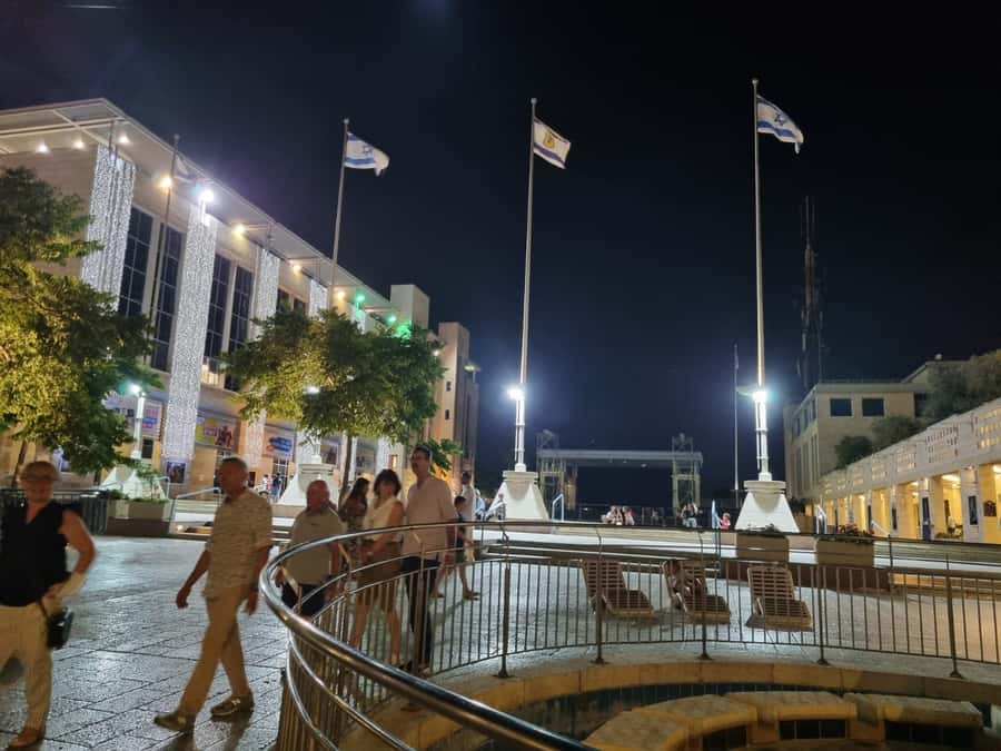 Jerusalem: Old City Walking Tour with Private Option - Jewish Quarter essentials: Cardo Street and Synagogues Square