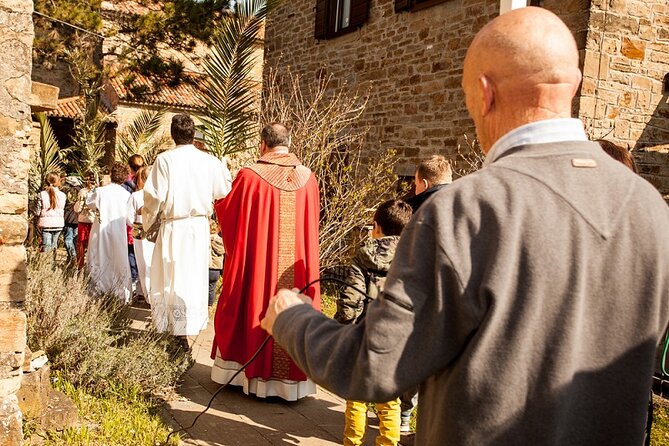 Palm Sunday in Jerusalem: Mass at Bethpage and Via Dolorosa Procession with Transport from Tel Aviv - A Palm Sunday itinerary that follows the day, not just the map