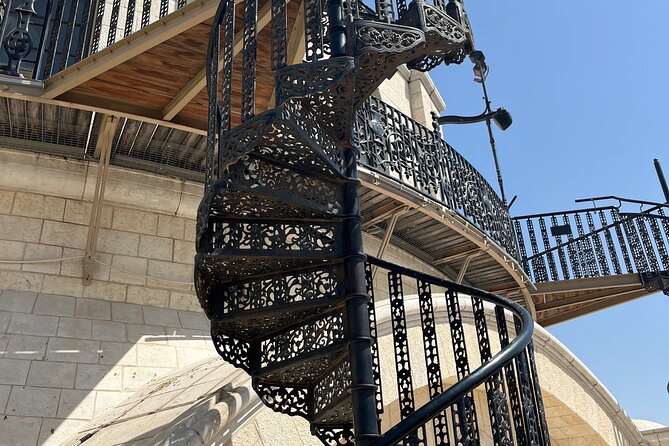 Private Guided Tour in old city Jerusalem - Jewish Quarter: synagogues, the Hurva roof view, and the Western Wall