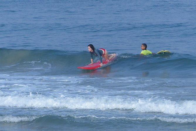 Professional Surfing lessons in the heart of Tel Aviv - Where you meet and how the lesson flows to the beach