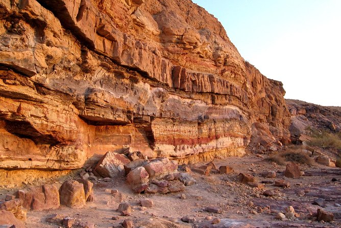 Ramon Crater Jeep Tour from Mitzpe Ramon - Stop 1: Ramon Crater and the Mt. Gvanim 360-degree payoff