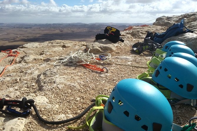 Rappelling Down the Ramon Crater Cliff - Your 2-hour plan: briefing, gear, then controlled descent
