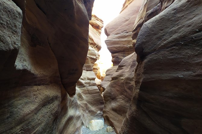 Red canyon jeep tour in Eilat - The 9:00am hotel pickup and small-group vibe