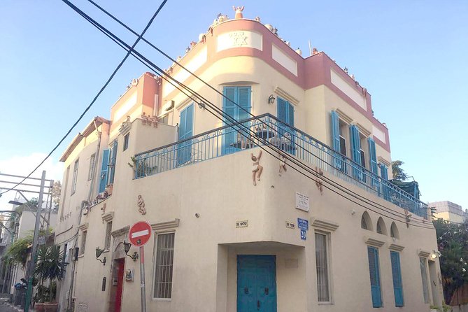 Running Tour - Tel Aviv Highlights 10KM - Sarona: from Templars to military camp to shopping, plus a secret tunnel angle