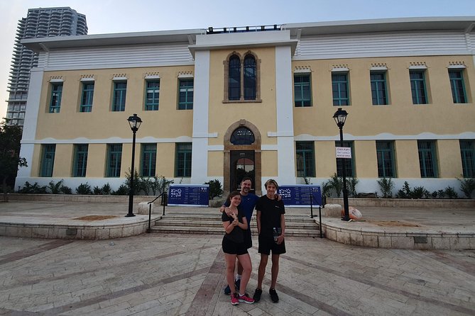Running Tour - Tel Aviv Highlights 10KM - Tel Aviv Museum of Art area: opera, theater, and iron sculptures in the yard