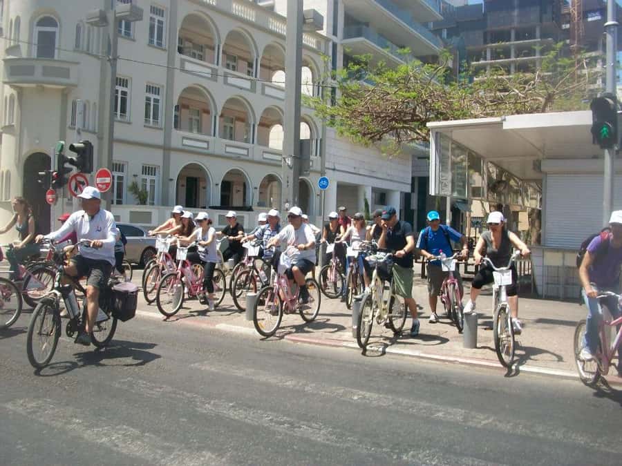 Tel Aviv 3-Hour Easy Bike Tour - Tel Aviv on an easy bike loop, not a big production