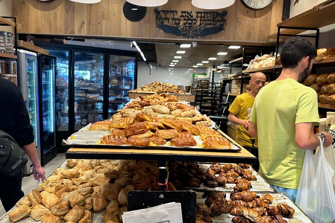Tel Aviv: Carmel Market Food Tasting Tour “Shuk Hacarmel” - Stop 3: Art Quest by Club Allenby 28, Food Paired With Tel Aviv Night Energy