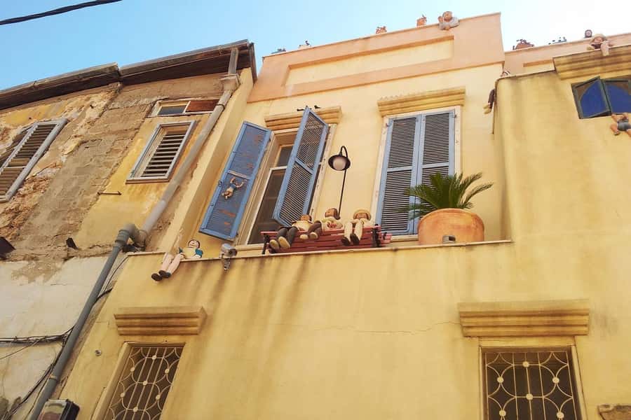 Tel Aviv:Food & History Tour of Jaffa Old City & Flea Market - Food stops that actually add up: shawarma, hummus, falafel, and more