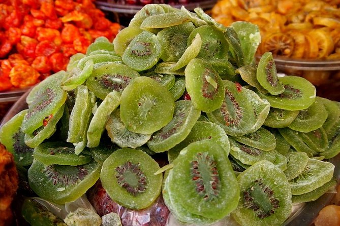 Tel Aviv Food Tour of the Carmel Market - Group size and the shopping vibe: small enough, not too small