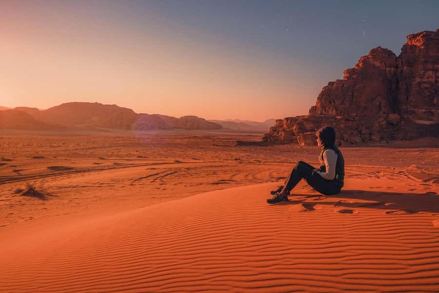 Tel Aviv: Petra & Wadi Rum 2-Day Glamping Trip with Flights - Comfort and Logistics: Air-Conditioned Transport and Border Timing