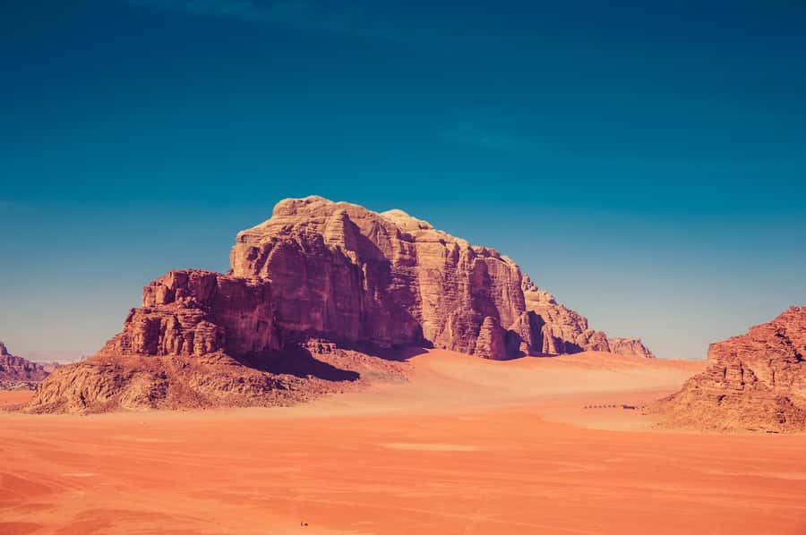 Tel Aviv: Petra & Wadi Rum 2-Day Glamping Trip with Flights - Aqaba Free Time: Beach Hours or Boating and Snorkeling