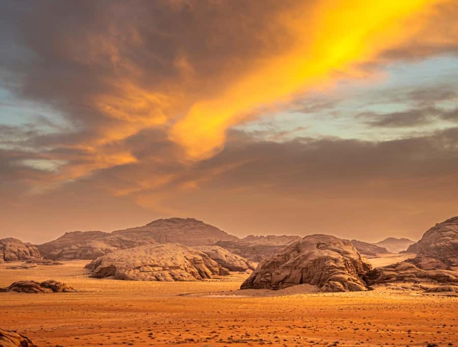 Tel Aviv: Petra & Wadi Rum 2-Day Glamping Trip with Flights - Desert Highway to Petra, Then Choosing How to Enter