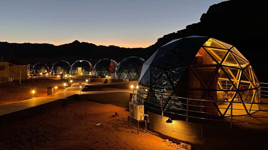 Tel Aviv: Petra & Wadi Rum 2-Day Glamping Trip with Flights - Flying to Ramon Airport and Getting Your Bearings in Aqaba