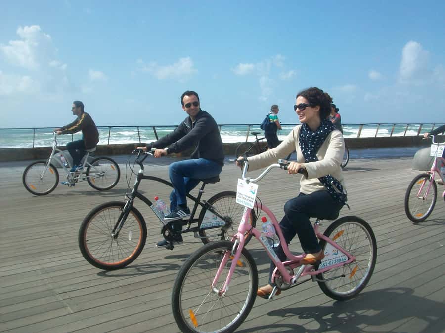 Tel Aviv: Private Bike Tour - Promenade riding to Tachana Compound and the old Train Station area
